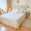Zestawy pościeli Instagram Księżniczka Połączona kołdra z białym czteroczęściowym zestawem czystej bawełnianej spódnicy łóżka
