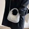 Bolsas de marca de moda por atacado transfronteiriças Nova moda versátil menina doce e plissada macia portátil nas axilas de ombro único oblíqua cruz crcent bolsa