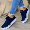 Buty swobodne Sneakers Kobiety płaska trampka wiosenna moda wszechstronna koronkowa piesza zapatos de Mujer Tendencia 2024