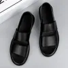 Sandales Uyoyu 2021 Nouvelle grande taille 45 Vérineuse cuir en cuir Men de vache sandales Summer de qualité Slippers décontractées baskets extérieures chaussures de plage