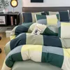 Set di biancheria da letto Stile semplice Copripiumino singolo per sonno nudo Set di quattro pezzi in cotone per dormitorio per studenti