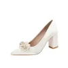 Klänningskor 30-44 2024 Pointed Chunky Heel White Wedding Bride Bridesmaid Women Pumps