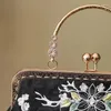 Borse da sera Retro Chic Frange con ricamo floreale Kisslock Borsa nera di medie dimensioni Borsa laterale vintage edoardiana elegante da ballo di fine anno