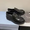 Scarpe eleganti Mocassini con fondo spesso tondo da donna 2024 Autunno Nero Amanti delle scarpe slip-on con tacco alto in vera pelle 34-42