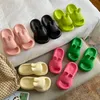 HBP icke-varumärke Summer Woman Slippers 3D Söt kanin Fashion Outdoor Family Slippers Slide Sandals Beach Comfort Outdoor Ladies Slippers