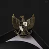 Broszki modne emaliowane broszka stopa pszczoła Eagle Anime Lapel Pins for Women and Men Badge w stylu college'u Winatge Akcesoria biżuterii