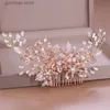 Tiaras Trendy Rose Gold Rhinestone Wedding Hair Combs Hårtillbehör för brudkristall Huvudstycke Hårprydnader Bröllopshår smycken Y240319