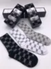 Chaussettes pour hommes de créateur Chaussettes longues Chaussettes courtes Chaussettes Grip Sport Coton complet de couleur unie Cheville classique Confort Respirant noir Chaussettes de sport blanches avec boîte