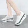 Botas patenteadas de couro plataforma tênis de plataforma mulher 2022 Sapatos esportivos de saltos esportivos de salto esportivo de outono Mulher mais tamanho 43 sapatos de fundo grossos sapatos