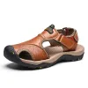 Sandały klasyczne męskie sandały Summer Miękkie wygodne mężczyzn Sandalias Sandałów Split Skórz