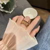 New Rose Gold Wide Riveted Silver 커플 좁은 힙합 복고풍 레트로 반지 고품질 클래식 디자이너 남성을위한 도금 보석 여성 캐주얼 여행 휴가 장식품 선물