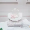 子供の豪華なビーズの花のプリンセスハンドバッグガールズパールチェーンシングルショルダーバッグキッズスパンコール格子縞のクロスボディバッグZ7231