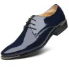 Schoenen 2023 Klassieke mannen Luxe zakenschoenen Derby Gentleman Eervolle Oxford Mens schoenen Red Witte mannen feestschoenen voor mannen Dress schoenen