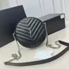 Okrągłe torba crossbody kawior oryginalne skórzane litery mody designerskie torby na ramię w kształcie litery V małe zwykłe torebki torebki