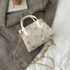 Axelväskor kvinnor sommar halm väska mode vävd lady handväska multifunktionell blomma hög kapacitet slitstemp