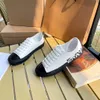 Spring Autumn Fashion Classic Luxury Designer Shoe Men Tennis Outdoor Flat Heel Sneaker Bur Canvas Run Trainer Black White Tartan Women Berry Casual Shoe Hike Loafer