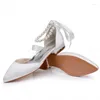 Sapatos de vestido Flat Heeled Pointed Hollow Sandálias Baixa Boca Rasa Branco Cetim Frisado Fita Noiva Casamento