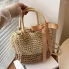 Axelväskor mode kvinnor väska tjej högkvalitativ stor halm kvinnlig koppling lätt andas med bowknot prydnad för gåva