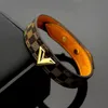 Klassiskt varumärkesarmband Designer Fashionabla högkvalitativa juvelerdesigner för kvinnor Luxury Charm Leather Armband