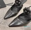 2024 Scarpe eleganti di design Fiori da festa Fibbia con cinturino alla caviglia da donna