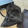 Sac de plage Grass tissé Tote Sac Hollow Shoping Sac Femme Designer Handsbag Fashion Hardware Letter ACCESSOIRES EMBRAY