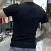 T-shirts pour hommes 2023 Été Nouvelle marque de mode Slim Fit élastique personnalisé Jacquard polyvalent glace soie T-shirt à manches courtes mince chemise tricotée J0319