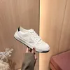 Nuove scarpe firmate Sneaker di lusso Donne in pelle Spettape bianche in pelle piatta Sneaker Sneaker Donne Vintage Classico Casualmente Scarpe casual