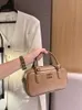 Barato atacado liberação limitada 50% desconto bolsa este couro popular para mulheres nova moda e moda pequena bolsa quadrada versátil ombro crossbody