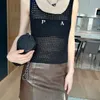 女性タンクトップデザイナータンクトップニットノースリーブTシャツ刺繍TシャツTシャツ通気性スタイリッシュなニットジャンパー女性ランニングTシャツ