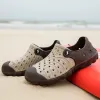 Sandaler 2023 utomhus män sandaler sommarhålskor gummilogs män eva trädgårdskor svart blå strand sandaler tofflor zapatillas hombre