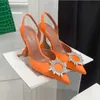 Амина Муадди Трудные обувь дизайнерские сандалии атласные заостренные шлингки для бабочки насосы кристалл-подносовые на высоких каблуках.