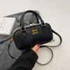 Pas cher en gros liquidation limitée 50% de réduction sac à main avancé sac de poche pour les femmes nouvelle mode d'hiver petit carré de banlieue loisirs bandoulière