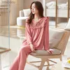 Kvinnors sömnkläder Kvinnor Round Collar Pyjama Set Princess Lace Lady Soft Modal Pyjamas Set Big Yards M-3XL Sleep Loungewear Nightclothesc24319