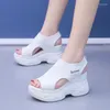 Sandalet Kadınlar Yaz Koreli Versiyon Balık Ağız Ayakkabı Moda Örgü Örgü Nefes Alabilir Kama Platformu Sport Sıradan