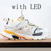 Paris Track 3 med LED -designer Casual Shoes Herrens kvinnors spår 3.0 Runners Light Up Triple S Pink Light Blue Grey Full Black Reflective Designer Sneakers Platform