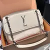 Bola de massageador de luxo de alta qualidade LE Designer Mulheres Bolsas de ombro de cadeia Lady Fashion Crossbody Bolsa Bolsas Envelope Cartilhas Branca Pnset Leacé Caixa de presente de couro macia