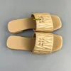 Chinelos de salto baixo feminino claquette slides sliders sandálias de designer de couro moda elegante sapato de couro