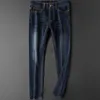 Luksusowe męskie dżinsy dżinsy jeansowe jesień i zimowa jakość europejska miękkie dno dół dżinsy mężczyźni Slim Fit Małe proste legalne długie spodnie dla mężczyzny