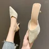 Chinelos 2024 primavera versão coreana apontou toe baotou semi-chinelo stiletto sapatos femininos de salto médio