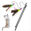 1pc Cat Interactive Toy Stick Feather Wand med liten klockmusbur Toys Plastic Artificial Colorful Cat Teaser Toy Supplies 240309