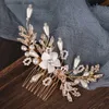 Tiaras New Ceramic Flower Crystal Wedding Wedding Hair Combs for ślubnej nakrycia głowy tiara złoto kolor ręcznie robione do włosów