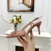 Sandalias de tacón alto Diseñador para mujer Tacones medios de cuero Sandalia de mujer Hebilla de tobillo Suela de goma Mulas Tacón alto Playa de verano Zapatos de boda de lujo atractivos con caja 42