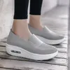 Sapatos casuais tênis feminino tênis ortopédicos vulcanizados para mulher malha respirável plataforma deslizamento-em senhoras mocassins zapatillas de mujer