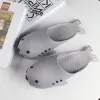 Hausschuhe billige Cartoon Seal Pup Pantoffeln Frauen Sommer Baotou Beach Schuhe Mode weibliche Outdoor -Loch Sandalen Clogs Pantoffeln plus Größe 42