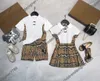 babykläder barn designer sätter barn två bitar set baby kläder 2 st småbarn t shirt kläder pojkar flickor träningsrum kort ärmkopplar lyxiga hoodies skjorta klassisk