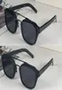 Offizielle Website der neuen Occhiali Eyewear Collection Sonnenbrille SPR 07 mit Bimetallbrücke für einen modernen Look mit der Marke le8498794