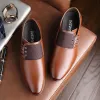 Boots Moda Men Sapatos formais Tamanho 3847 Black Brown Classic Point Toe Men Dress Business Party Shoes