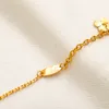 Braccialetti classici alla moda Bracciale rigido in acciaio inossidabile placcato oro 18 carati Ciondolo a forma di fiore Lettera Pendenti Amanti Polsino Bracciale a catena Bracciale da donna per regalo di compleanno
