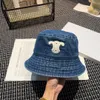 دلو قبعة غير رسمية للجنسين أبعاد النساء مينز مصمم القبعات الفاخرة ذات الأضداد متعددة الاستخدامات شمس الصيف هاتسايسايد بيتش الرياضية ارتداء أزياء متعددة الاستخدامات 2 لون