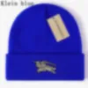 Designers hat Men and Women Same Color Splice Fashion Beanie Cap Everyday Casual Versatile Eye catching Personality Color Variety for Travel very nice O5